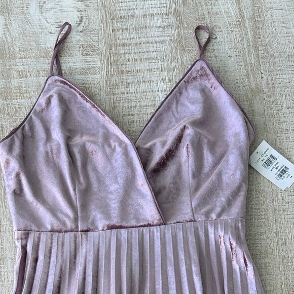 Chelsea28 Dusty Rose Crushed Velvet Sleeveless Midi Dress Straps NWT Medium - Picture 7 of 10